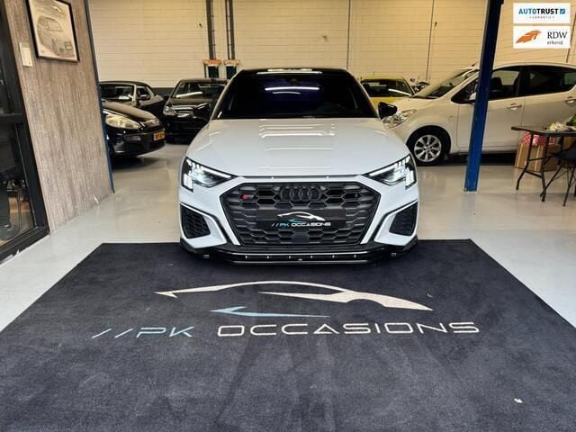 Wit Gebruikt 2020 Audi S3 Edition .1 Hatchback | € 43.499 (Iets duurder) - Afbeelding 1/4