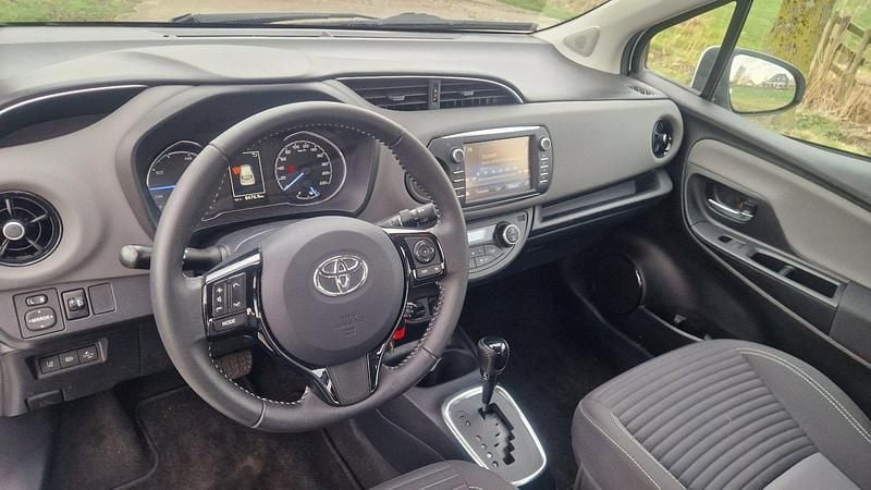 Occasion Toyota Yaris Hybrid Active 73 PK (53 kW) 2019 Wit Hatchback