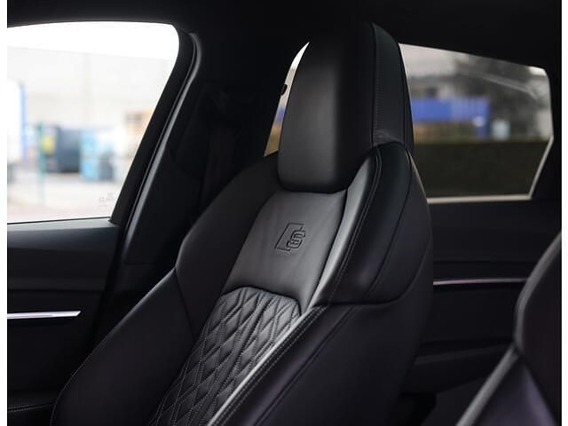 Occasion Audi e-tron Design 369 kW (503 PK) 2023 Grijs (metallic) SUV