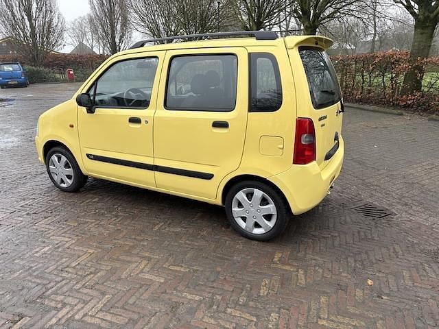 Occasion Suzuki Wagon R+ GLX 94 PK (69 kW) 2004 Geel Stationwagen