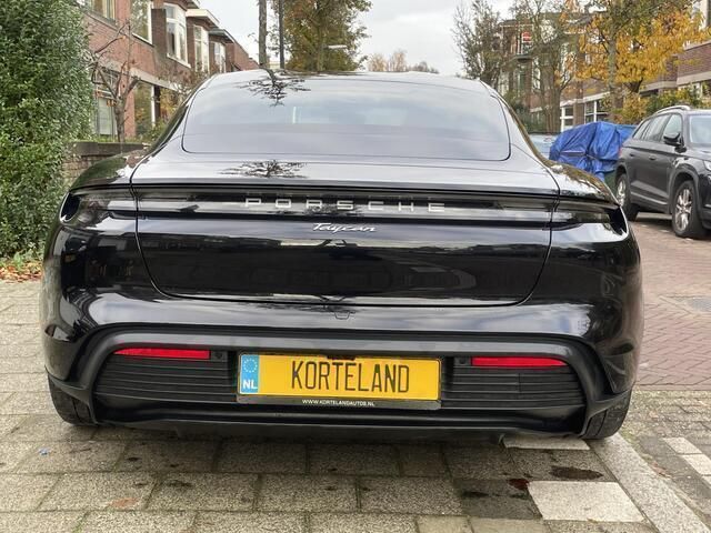 Occasion Porsche Taycan Performance Package 280 kW (381 PK) 2021 , metallic lak Sedan