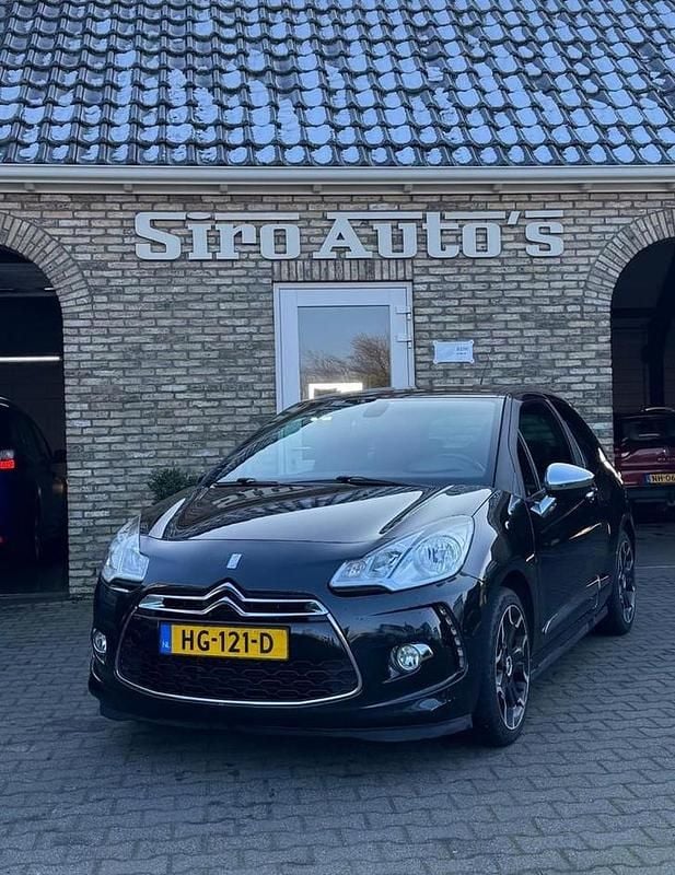 Zwart Occasion 2010 Citroën DS3 Sport Chic Hatchback | € 4.250 (Eerlijke prijs) - Afbeelding 1/4
