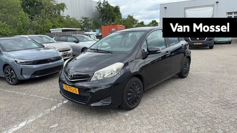 Zwart Gebruikt 2012 Toyota Yaris Hatchback | € 8.940 (Eerlijke prijs) - Afbeelding 1/4