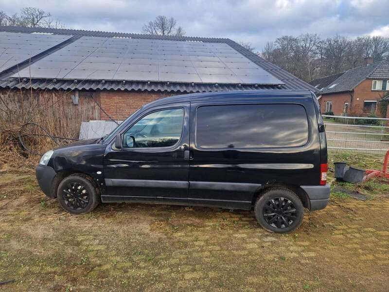 Zwart Gebruikt 2006 Peugeot Partner MPV | € 750 (Goede deal) - Afbeelding 1/4