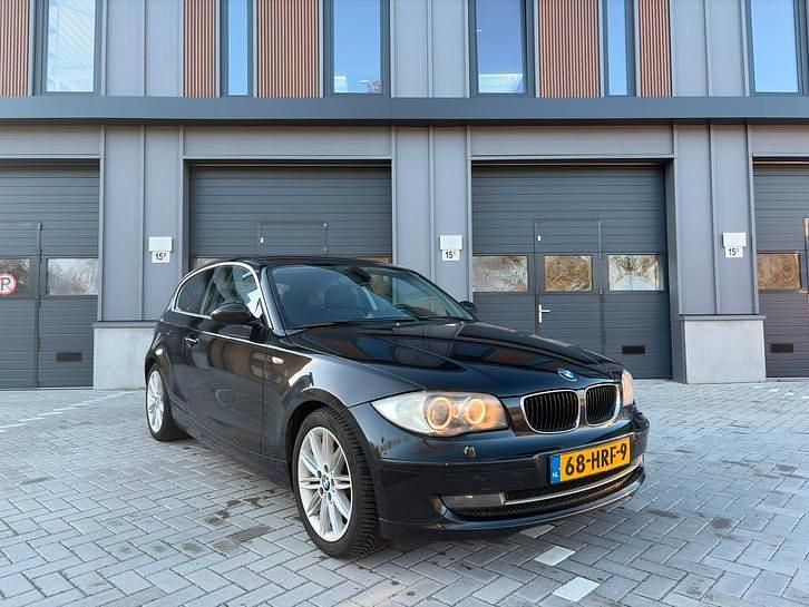 Occasion BMW 118 143 PK (105 kW) 2009 Zwart Hatchback