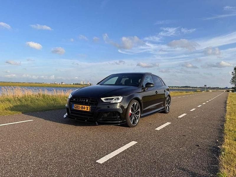 Zwart Gebruikt 2017 Audi S3 Hatchback | € 27.950 (Goede deal) - Afbeelding 1/4