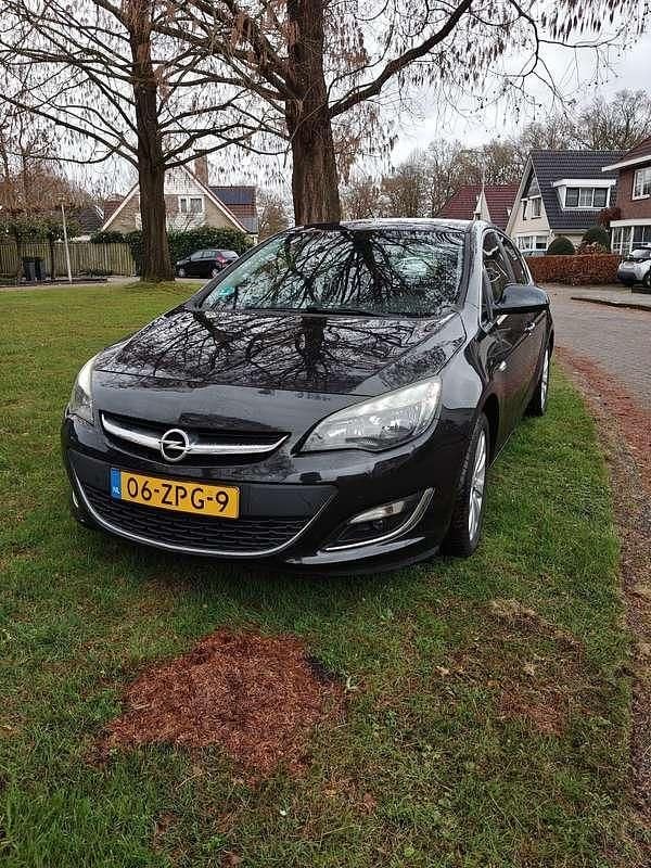 Occasion Opel Astra Sport 120 PK (88 kW) 2013 Zwart Hatchback