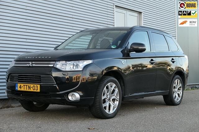 Zwart Gebruikt 2014 Mitsubishi Outlander Edition SUV | € 7.940 (Eerlijke prijs) - Afbeelding 1/4