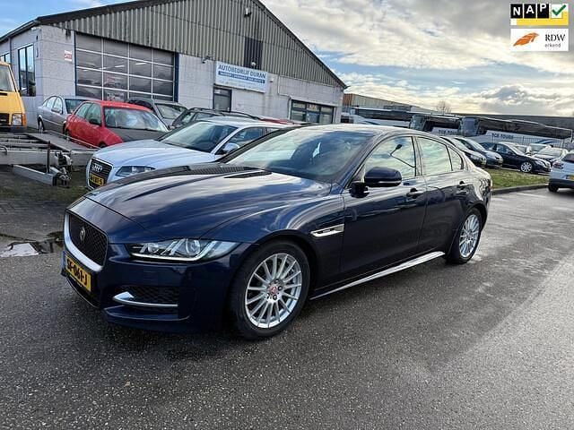 Blauw Gebruikt 2018 Jaguar XE R-Sport Sedan | € 13.950 (Super prijs) - Afbeelding 1/4
