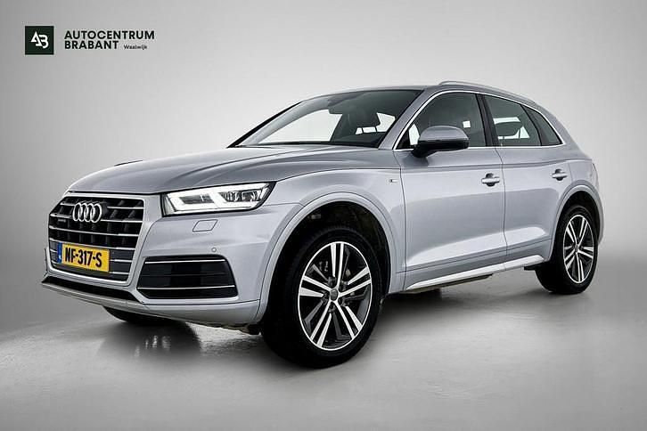 Grijs Occasion 2017 Audi Q5 Sport SUV | € 25.995 (Duur) - Afbeelding 1/3