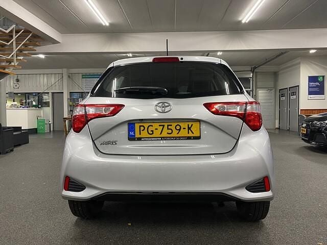 Occasion Toyota Yaris 112 PK (82 kW) 2017 Grijs Hatchback