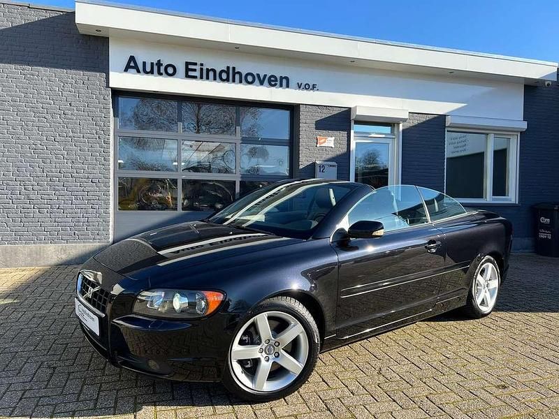 Zwart, metallic lak Gebruikt 2006 Volvo C70 Summum Cabriolet | € 12.995 (Iets duurder) - Afbeelding 1/4