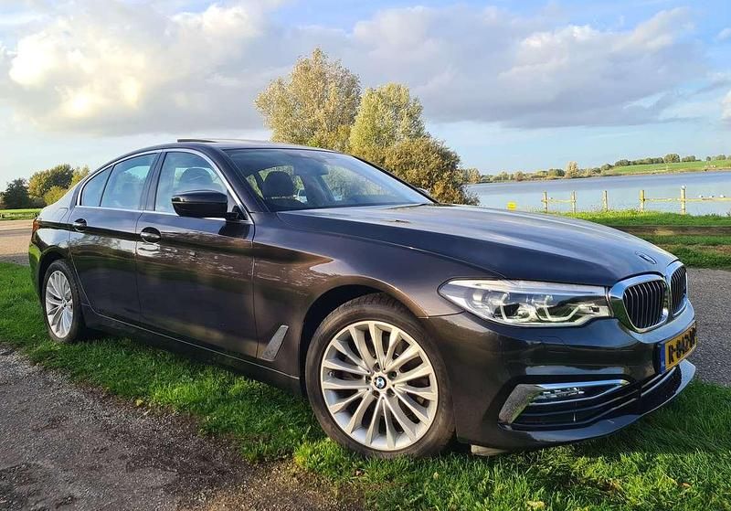 Zwart Gebruikt 2017 BMW 520 Sedan | € 21.900 (Goede deal) - Afbeelding 1/4
