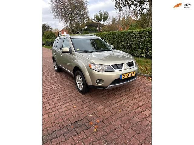 Beige Gebruikt 2009 Mitsubishi Outlander Edition SUV | € 5.575 (Super prijs) - Afbeelding 1/4