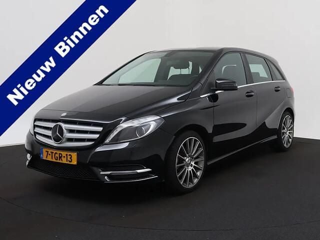 Zwart Gebruikt 2014 Mercedes B180 Ambition MPV | € 12.500 (Goede deal) - Afbeelding 1/4