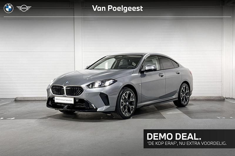 Grijs Gebruikt 2025 BMW 220 M Sport Sedan | € 40.900 (Goede deal) - Afbeelding 1/4