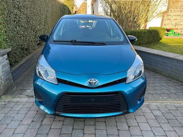 Blauw Gebruikt 2013 Toyota Yaris Active Sedan | € 10.700 (Eerlijke prijs) - Afbeelding 1/4