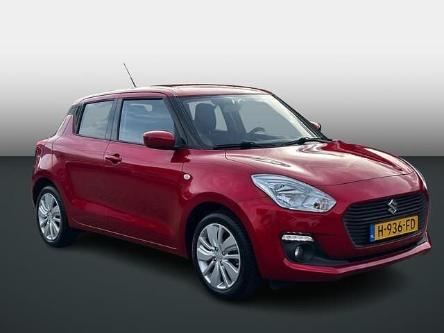 Rood Gebruikt 2019 Suzuki Swift Hatchback | € 14.925 (Eerlijke prijs) - Afbeelding 1/4