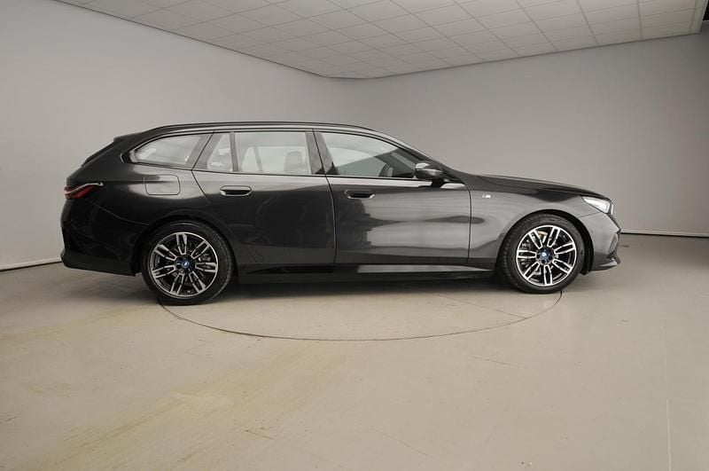 Occasion BMW 530e M Sport 299 PK (219 kW) 2024 Grijs Stationwagen