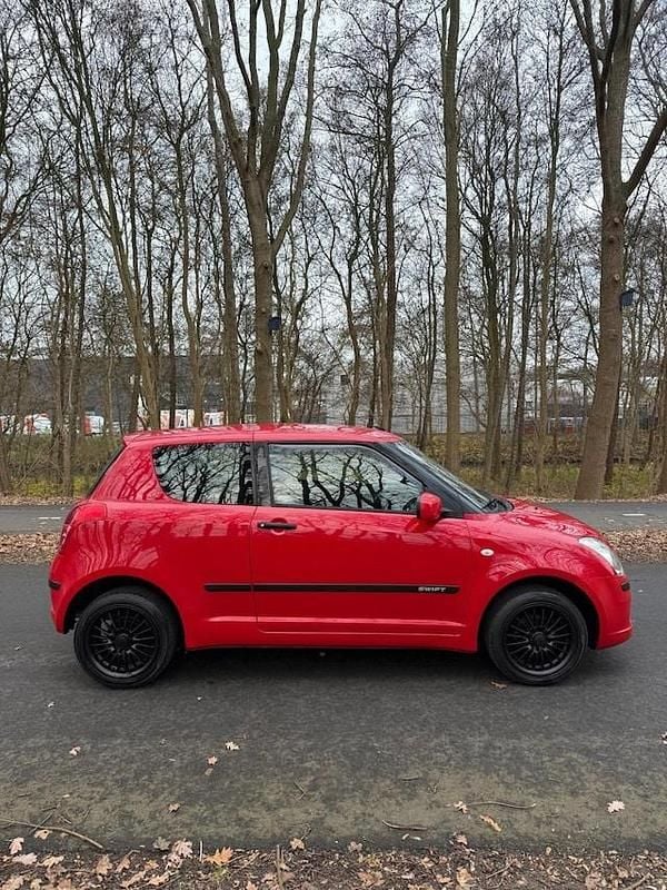 Occasion Suzuki Swift 93 PK (68 kW) 2005 Rood Hatchback