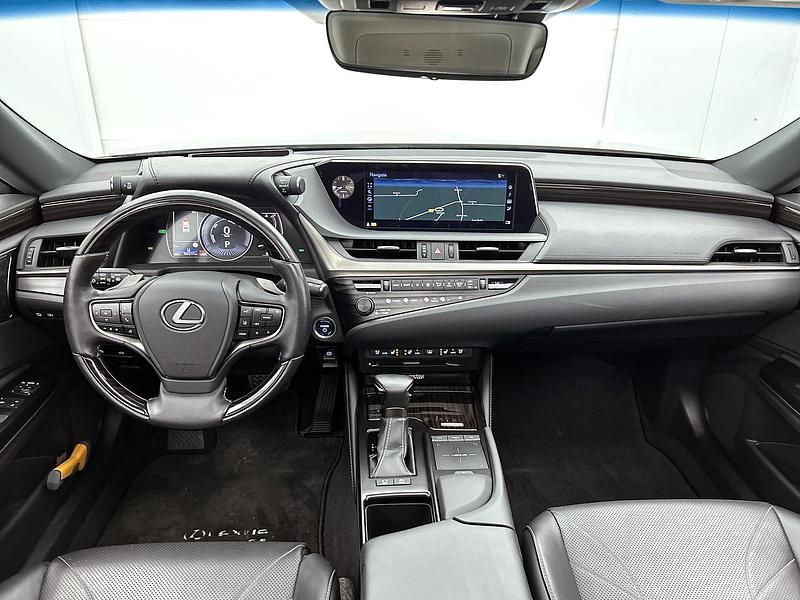 Occasion Lexus ES300H President Line 218 PK (160 kW) 2020 Grijs metallic Sedan