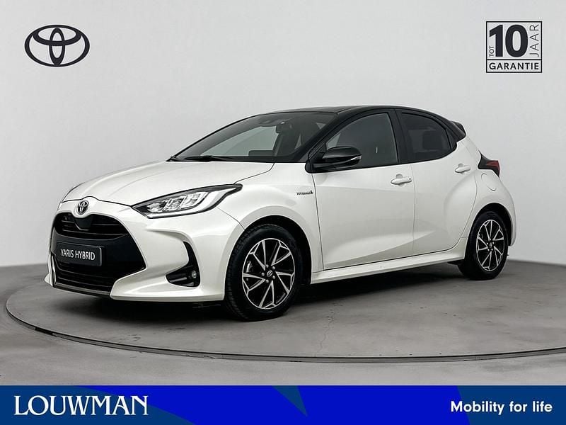Wit Occasion 2025 Toyota Yaris Hybrid Limited Hatchback | € 20.900 (Goede deal) - Afbeelding 1/4