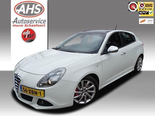 Wit Gebruikt 2012 Alfa Romeo Giulietta Distinctive Hatchback | € 7.950 (Iets duurder) - Afbeelding 1/4