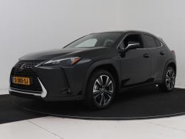 Graphite black metallic (zwart metallic) Gebruikt 2023 Lexus UX 300e Business Edition SUV | € 38.445 - Afbeelding 1/3