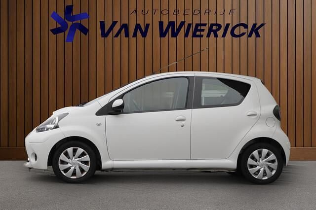 Occasion Toyota Aygo 68 PK (50 kW) 2013 Wit Hatchback