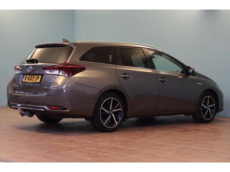 Occasion Toyota Auris 136 PK (100 kW) 2018 Grijs Stationwagen