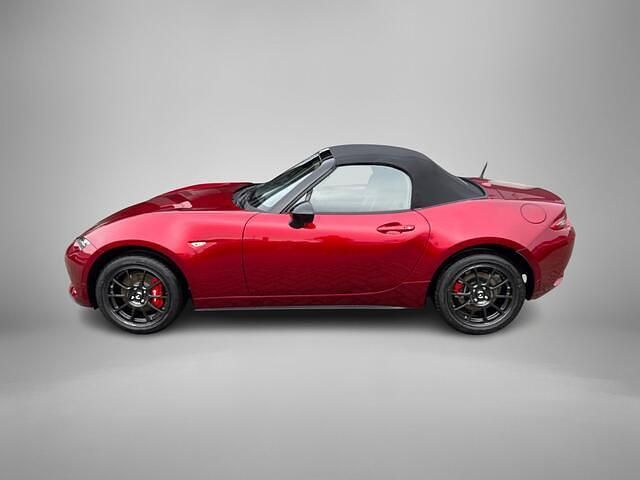 Nieuw Mazda MX5 Homura-Line 132 PK (97 kW) 2026 Soul red crystal (rood metallic) Cabriolet