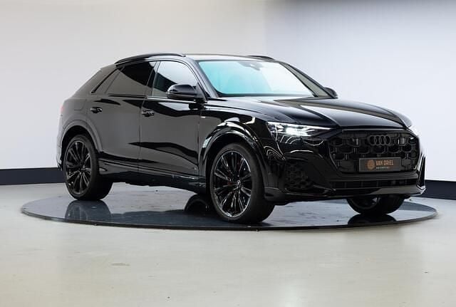 Zwart Nieuw 2025 Audi Q8 Competition SUV | € 108.950 - Afbeelding 1/4