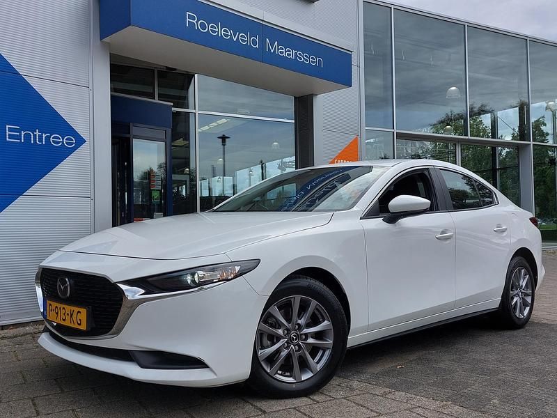 Wit Occasion 2022 Mazda 3 Sedan | € 21.450 (Goede deal) - Afbeelding 1/3