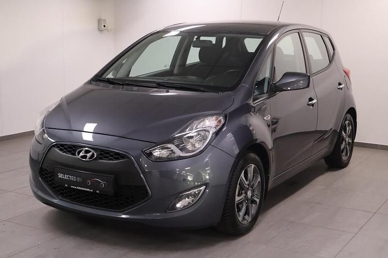Grijs Gebruikt 2017 Hyundai ix20 GO! MPV | € 12.644 (Eerlijke prijs) - Afbeelding 1/4