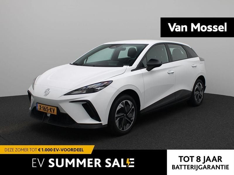 Wit Gebruikt 2023 MG MG4 EV Hatchback | € 19.900 (Eerlijke prijs) - Afbeelding 1/4