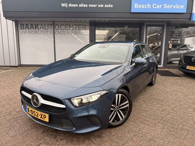 Blauw Occasion 2021 Mercedes A180 Business Hatchback | € 22.950 (Super prijs) - Afbeelding 1/4