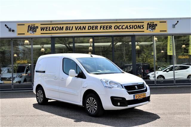 Wit Gebruikt 2019 Peugeot Partner Premium Van | € 13.500 (Iets duurder) - Afbeelding 1/4