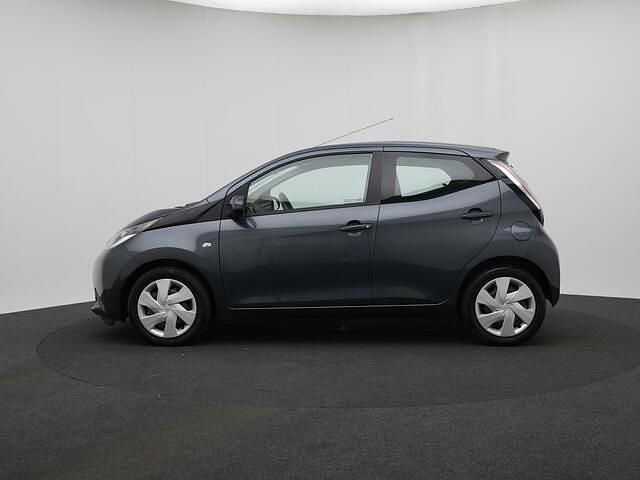 Occasion Toyota Aygo X-play 69 PK (50 kW) 2016 Grijs metallic Hatchback
