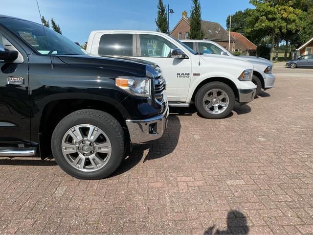 Zwart Gebruikt 2017 Toyota Tundra Pickup | € 35.000 - Afbeelding 1/4