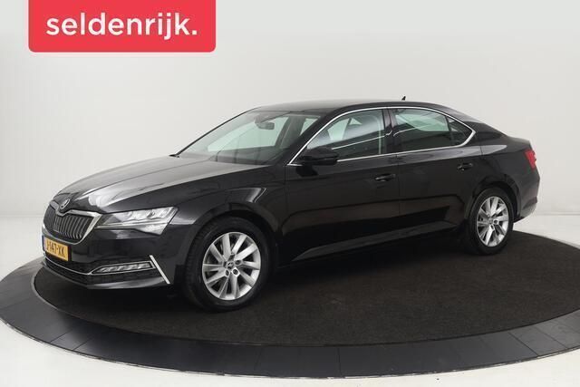Zwart Gebruikt 2020 Skoda Superb Business Line Hatchback | € 16.900 (Goede deal) - Afbeelding 1/4