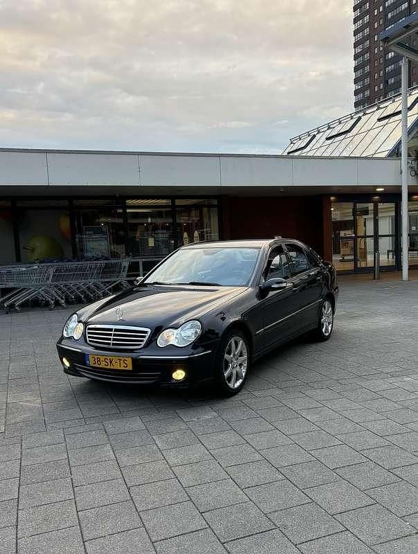 Occasion 2006 Mercedes C180 Avantgarde Sedan | € 4.950 (Eerlijke prijs) - Afbeelding 1/3