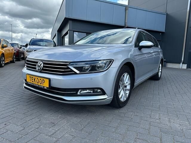 Grijs Occasion 2016 VW Passat Highline Stationwagen | € 11.950 (Eerlijke prijs) - Afbeelding 1/4
