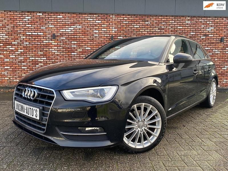 Zwart Occasion 2013 Audi A3 Sportback Ambition Hatchback | € 11.950 (Eerlijke prijs) - Afbeelding 1/4