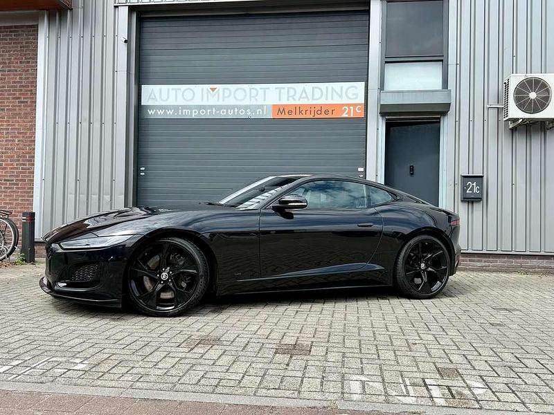 Zwart Gebruikt 2024 Jaguar F-Type Coupé | € 126.900 - Afbeelding 1/4