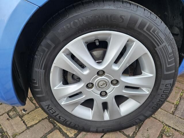 Occasion Opel Agila Edition 68 PK (50 kW) 2012 Blauw Hatchback