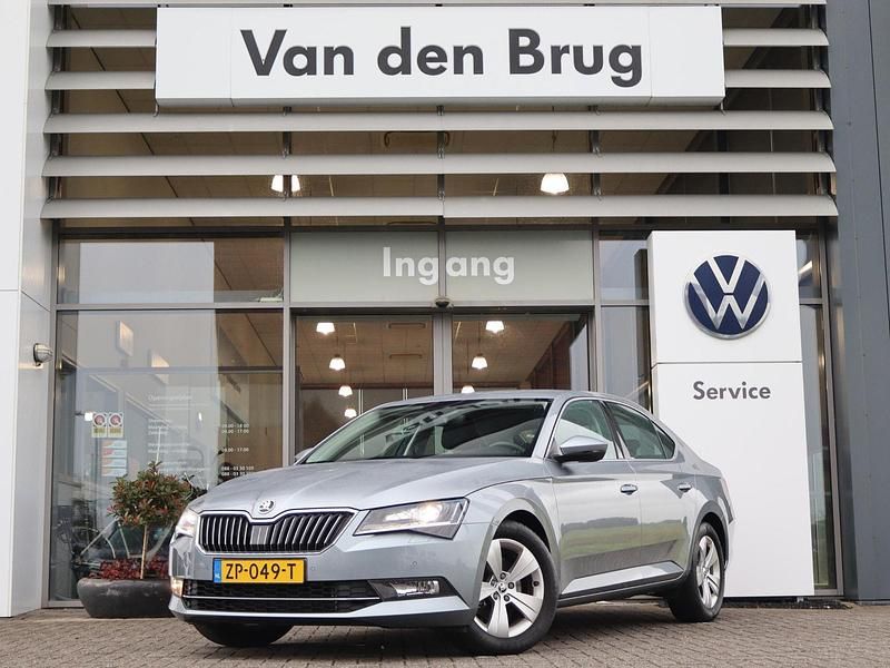 Occasion Skoda Superb Business Line 150 PK (110 kW) 2019 Grijs (metallic) Hatchback