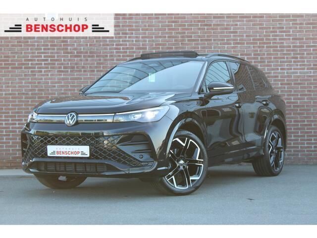 Zwart Gebruikt 2025 VW Tiguan R-line Edition SUV | € 55.900 (Iets duurder) - Afbeelding 1/4