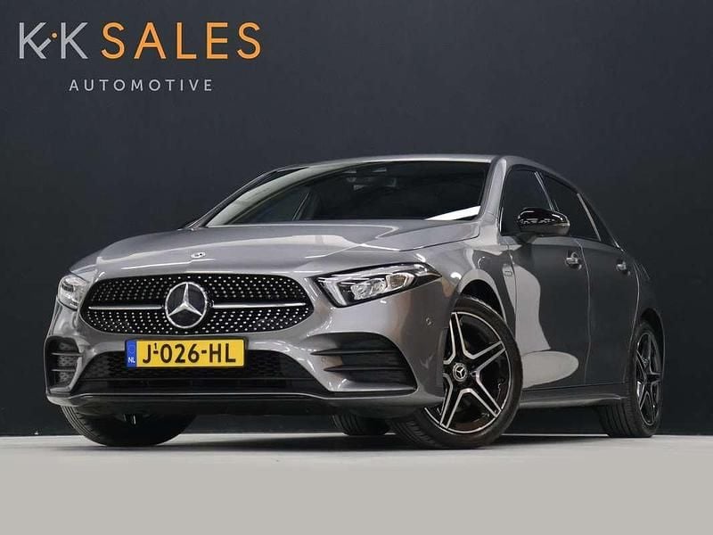 Grijs Gebruikt 2020 Mercedes A250 Business Hatchback | € 21.940 (Goede deal) - Afbeelding 1/4