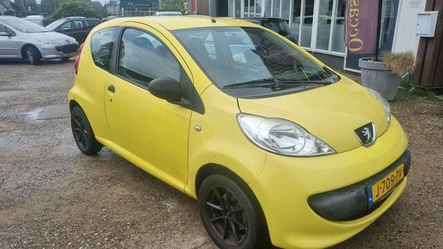Geel Gebruikt 2006 Peugeot 107 Hatchback | € 999 (Super prijs) - Afbeelding 1/4