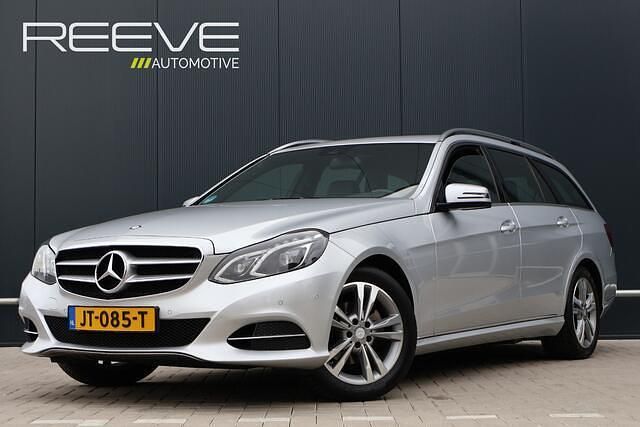 Grijs Gebruikt 2015 Mercedes E200 Stationwagen | € 18.900 (Eerlijke prijs) - Afbeelding 1/4